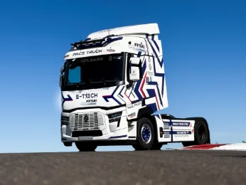 The RENAULT TRUCKS E-TECH T returns to the roads and the tracks of the Championnat de France Camions FFSA 2026 season.