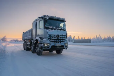 Mercedes-Benz Trucks eArocs 400: the electric construction truck faces the ultimate cold-weather test