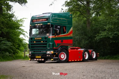 The rebirth of a Scania 144 built with passion
