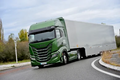 Essai routier : Iveco S-Way MY24 – le retour du diesel à 500 ch.
