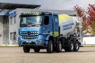 Mercedes-Benz Trucks launches the eArocs 400: electrification reaches construction sites
