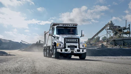 Mack passe au tout digital : le manuel devient intelligent
